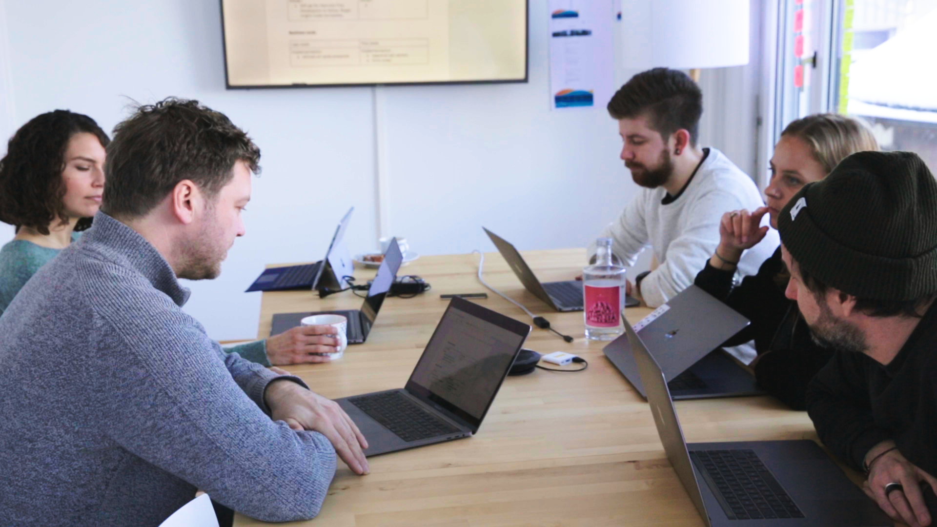frontify-rebrand-group-meeting3